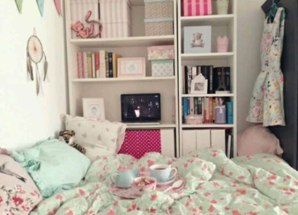 Милая комната для девушки подростка