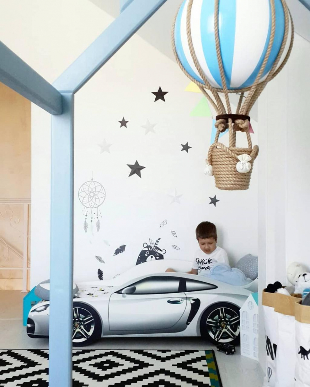 Комната для мальчика с машинками