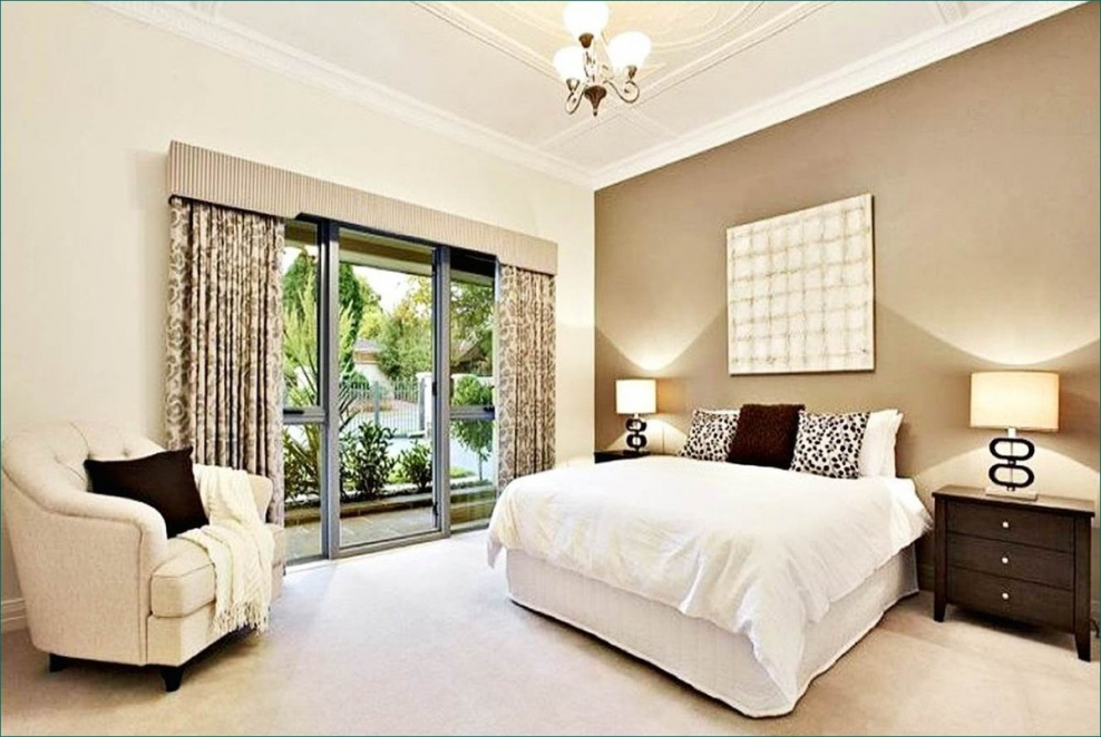 Песочный цвет стен в спальне
