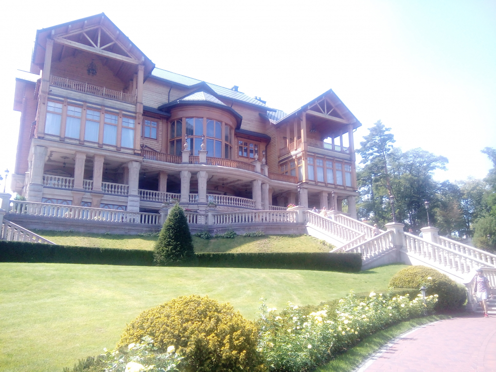 Дом Олега Новикова на Рублевке