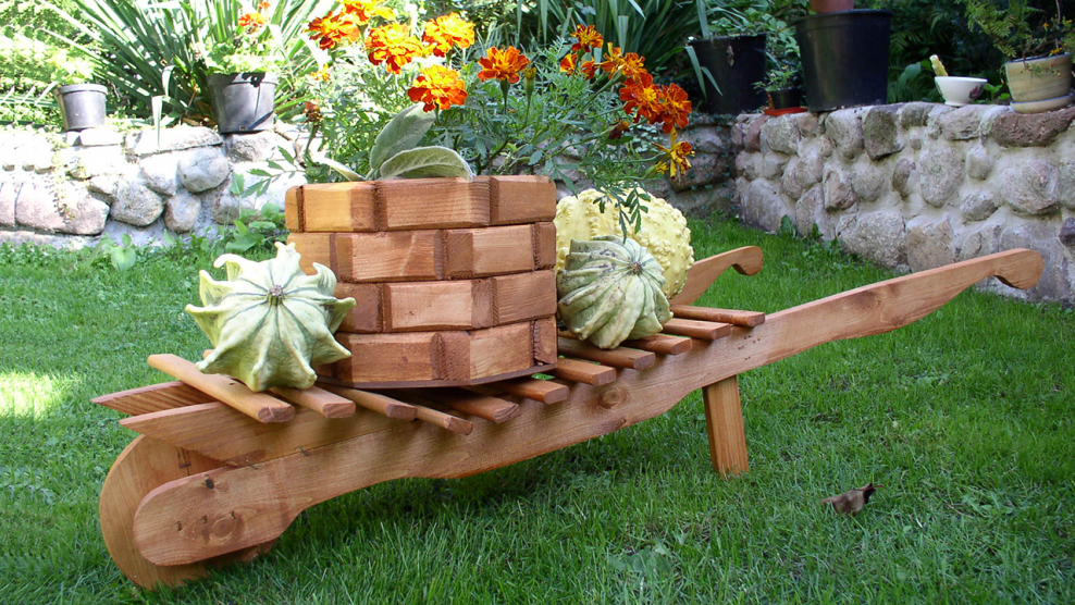 Деревянный декор для сада