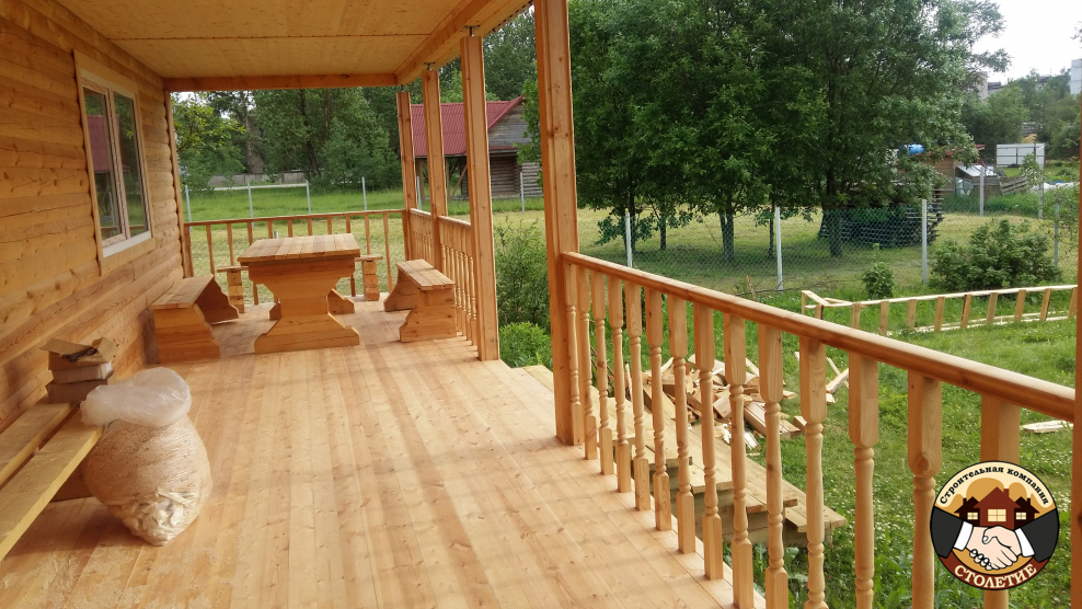 Открытая веранда к дачному дому
