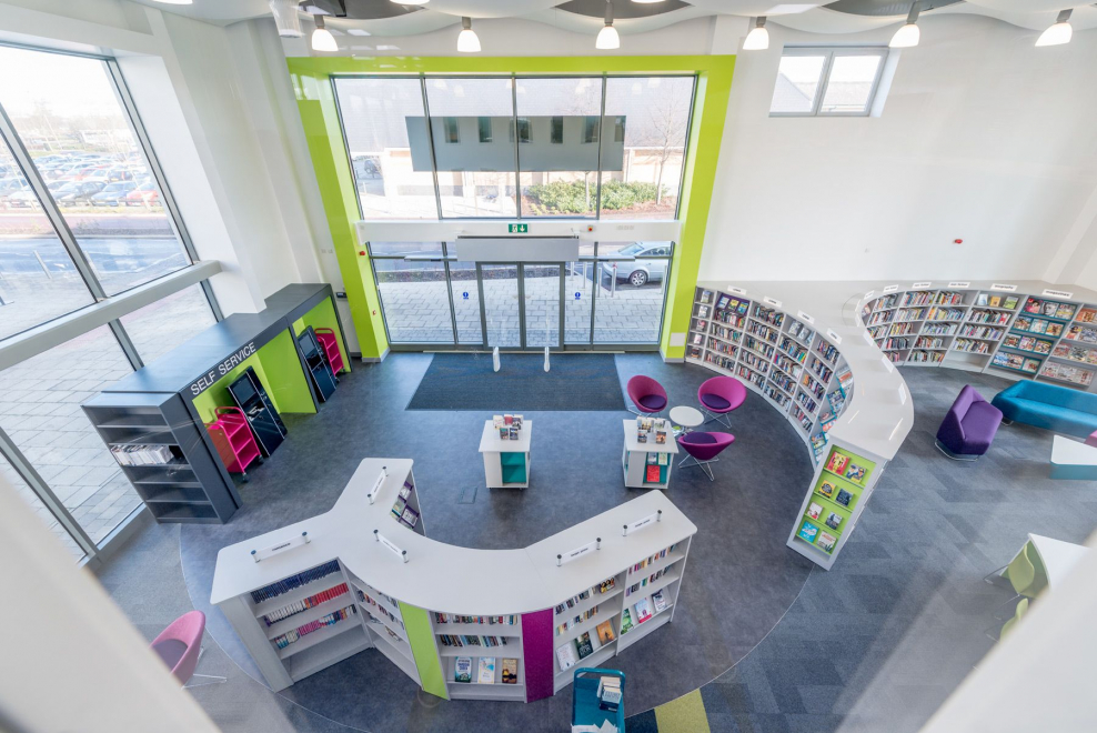 Современная библиотека в колледже