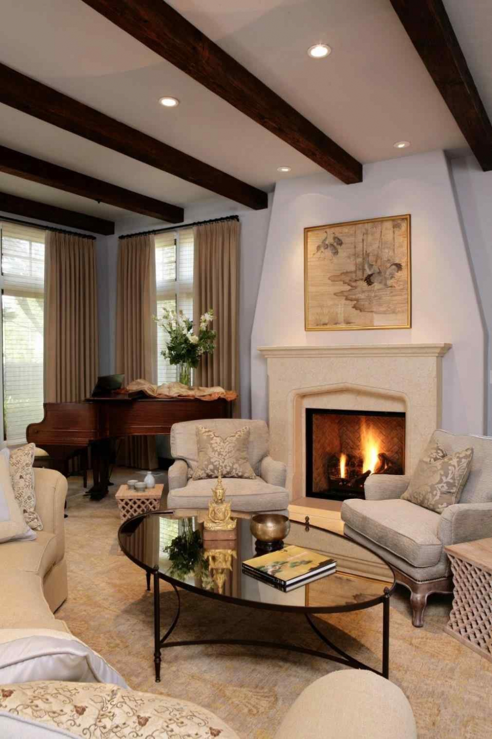 Камин и лестница в интерьере