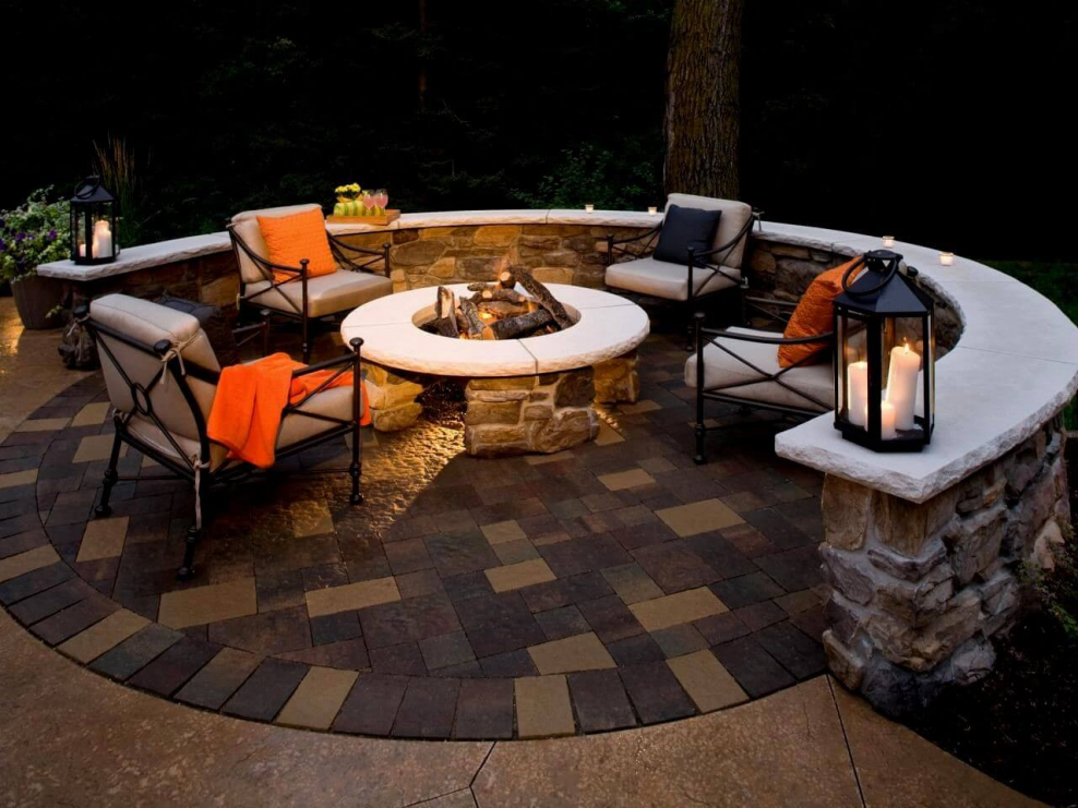 Лавочки вокруг кострища