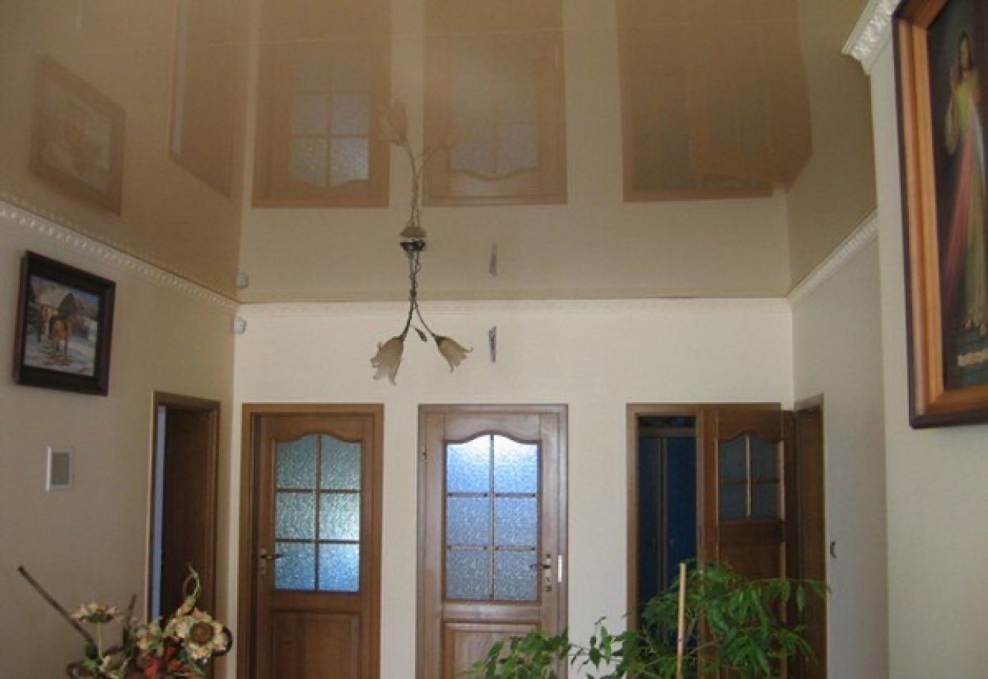 Потолочный карниз в спальне