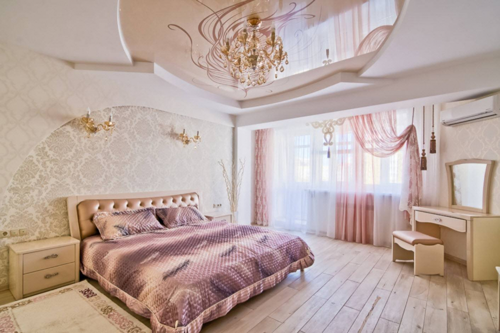 Бежево коричневая спальня