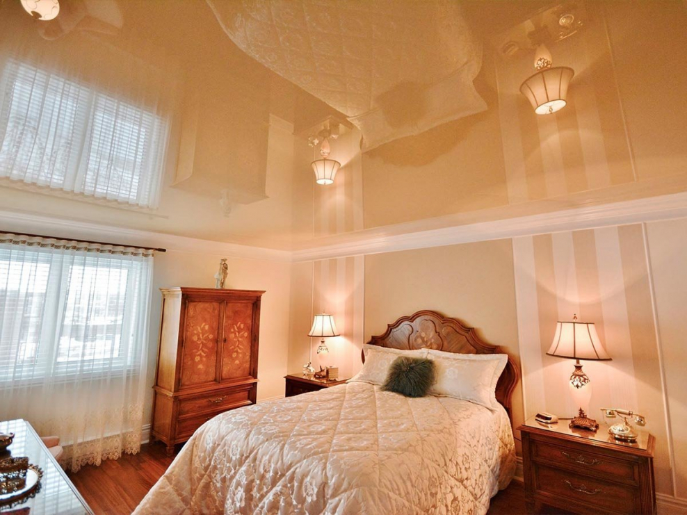 Спальня в шоколадно золотом цвете