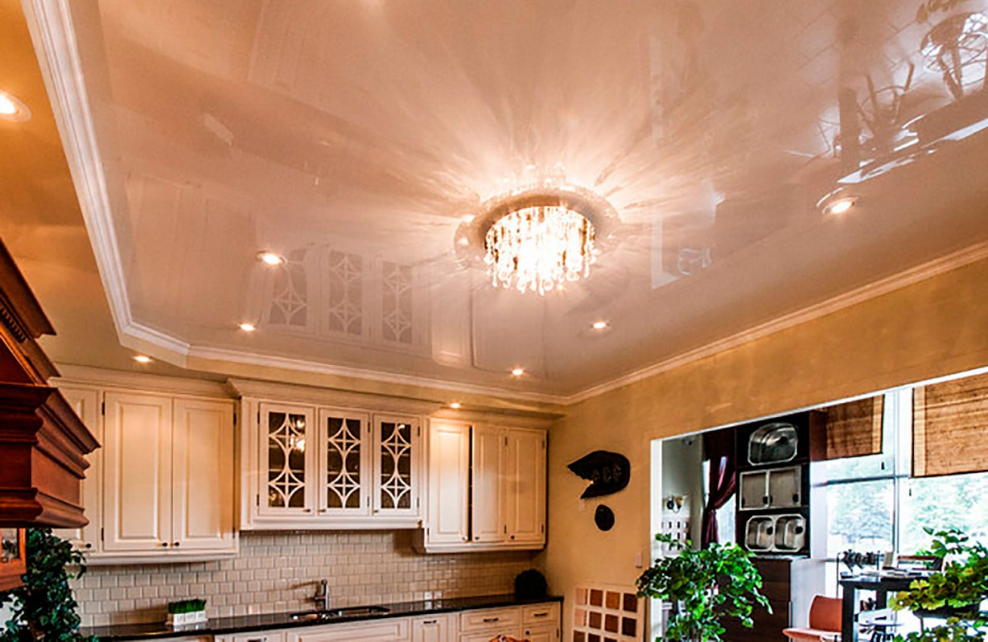 Потолочный карниз в спальне