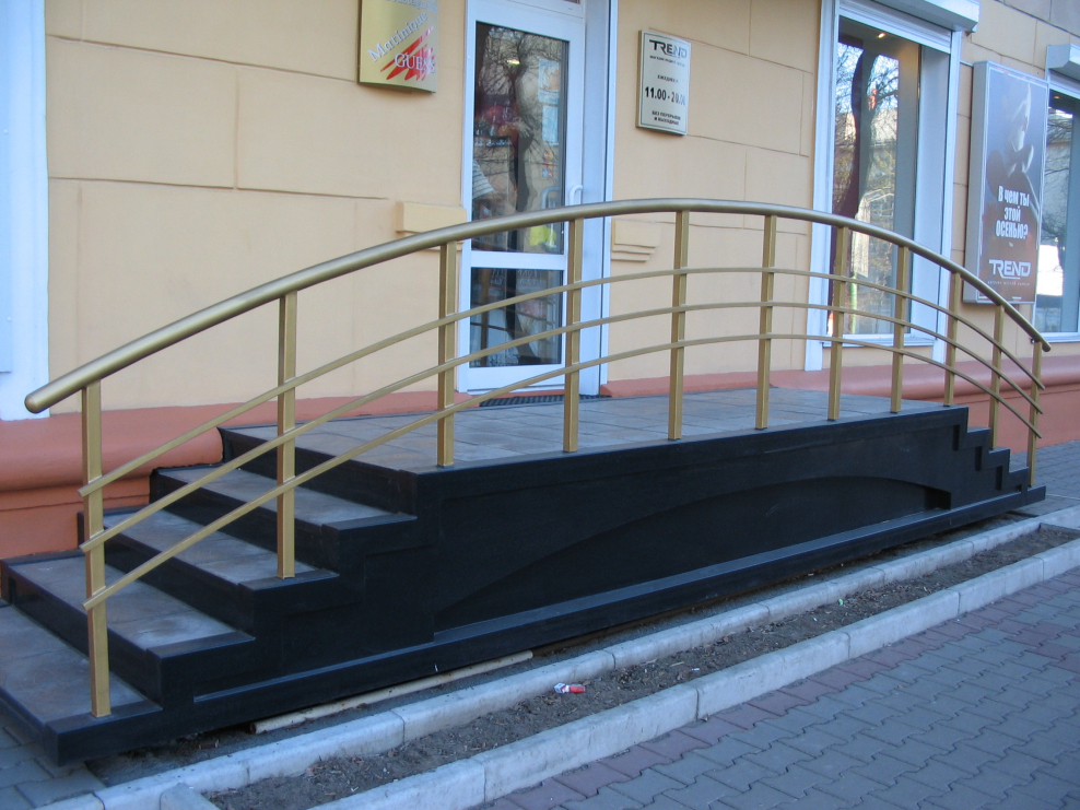 Перила на крыльцо магазина