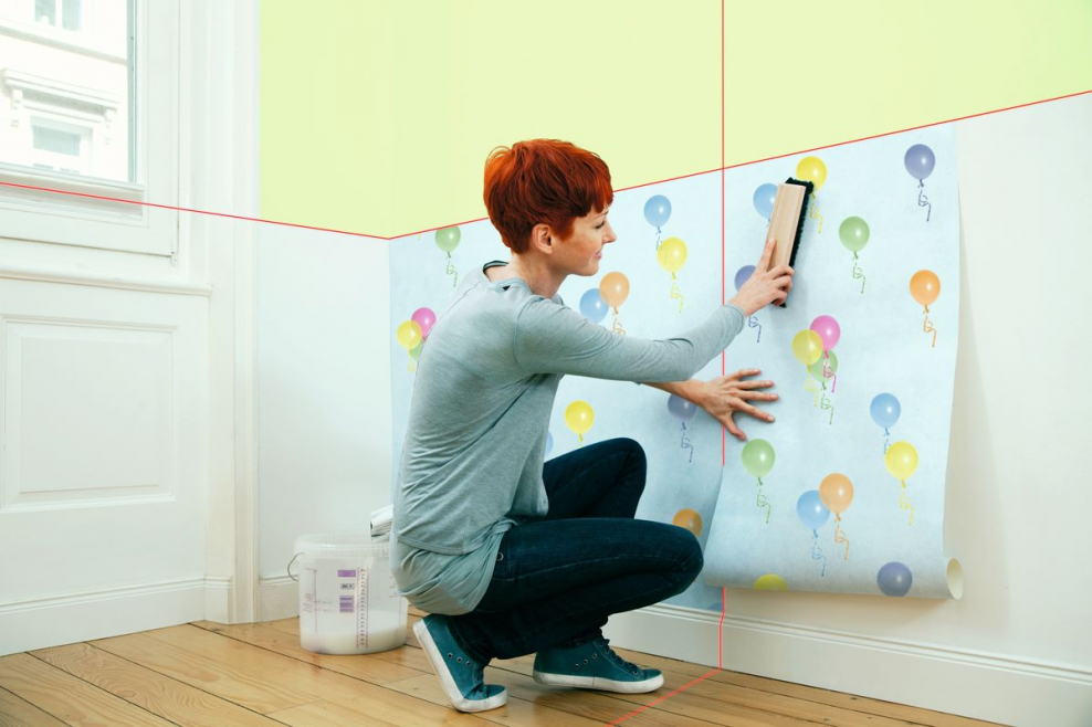 Обои которые клеят настенный