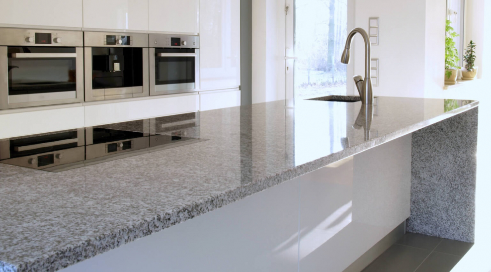 Глянцевая столешница для кухни