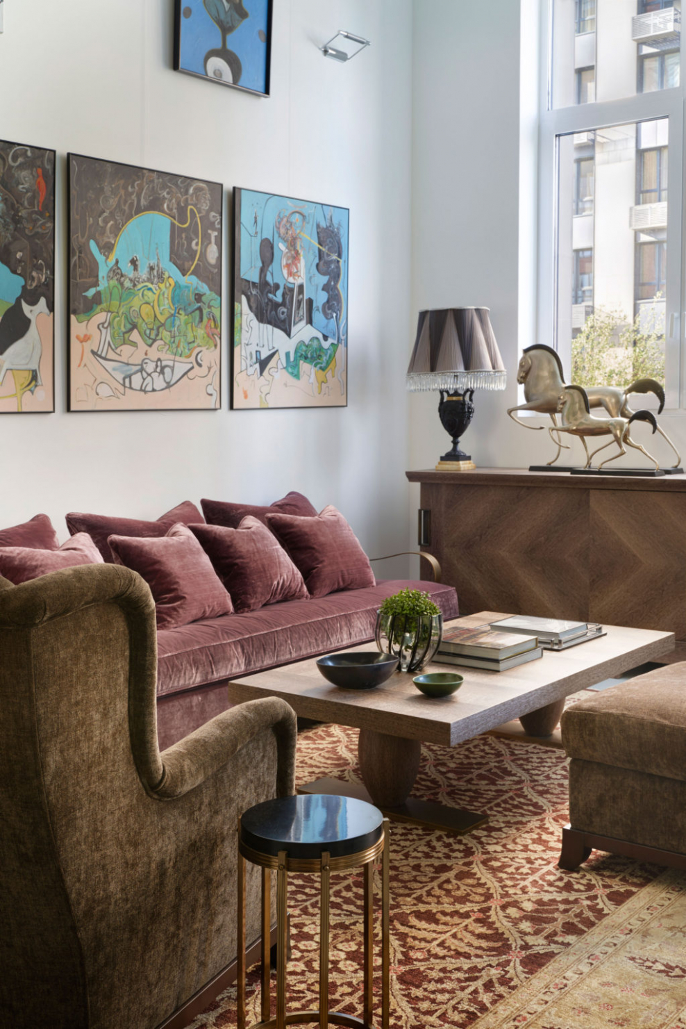 Декор стены в коридоре