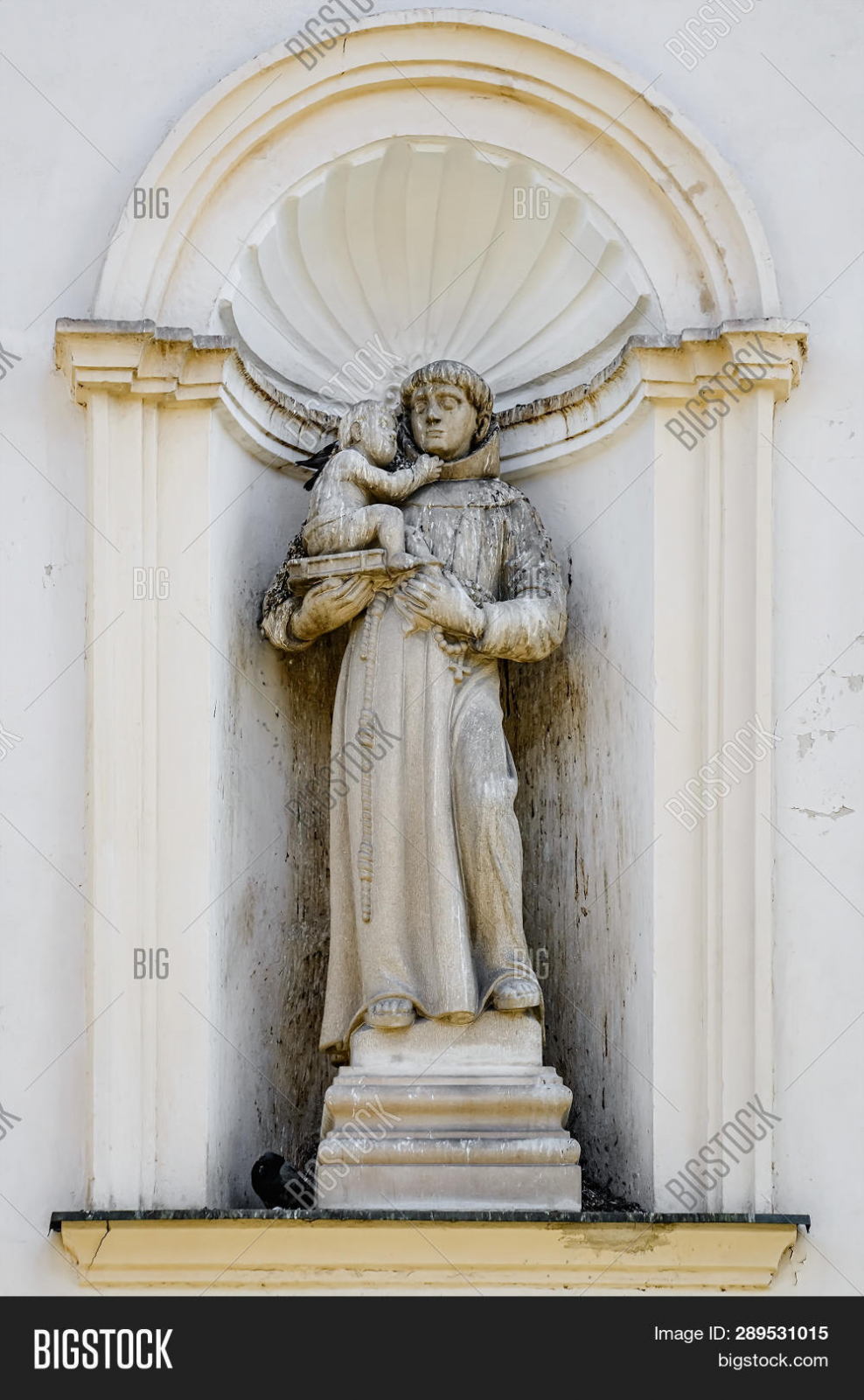 Декор ниши в коридоре