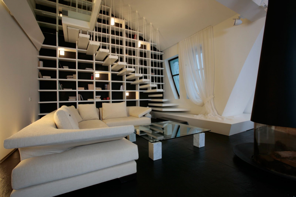 Динамичная композиция в интерьере