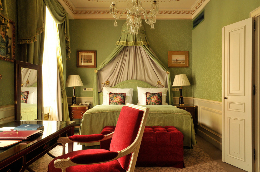 Спальня в викторианском стиле