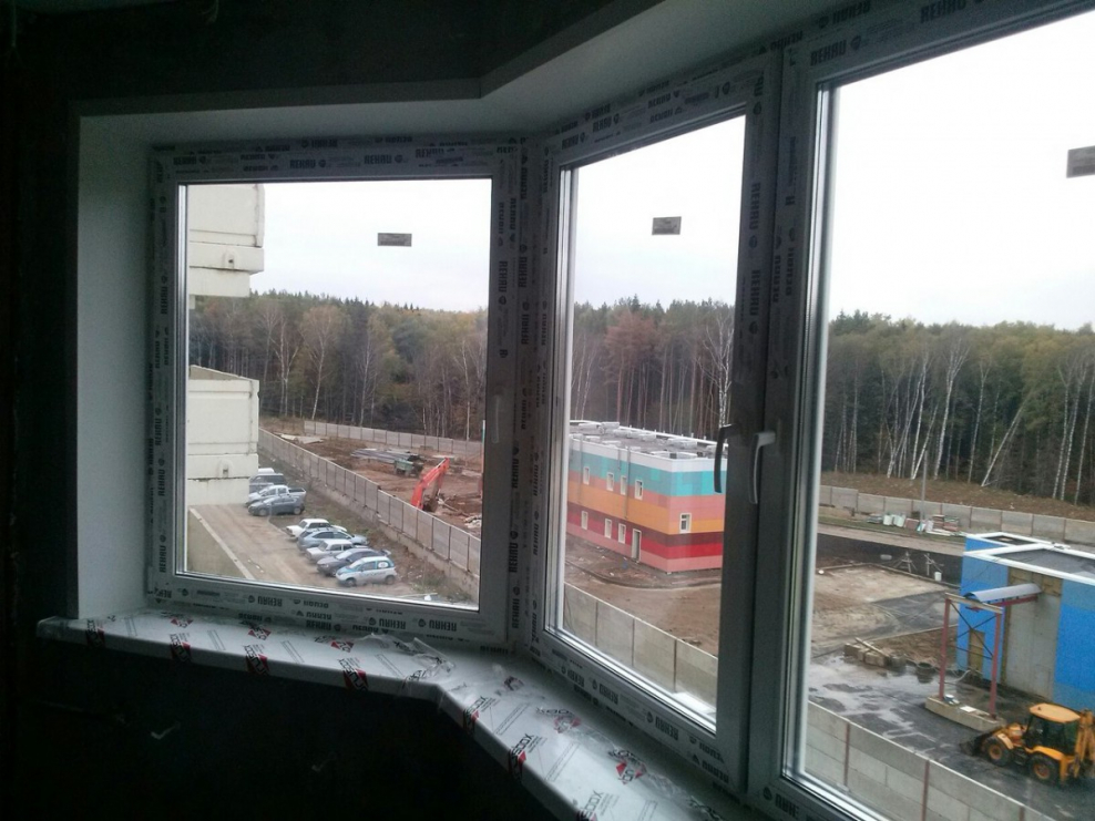 Окно ПВХ двустворчатое 130х120 см глухое/поворотное правое