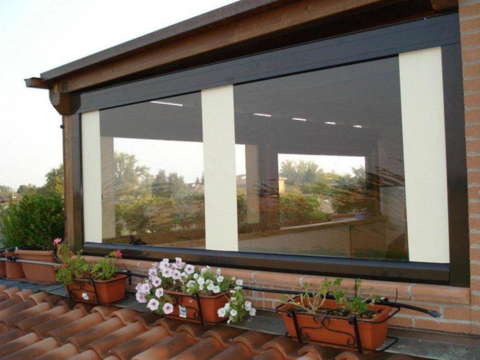 Круглые окна на фасаде