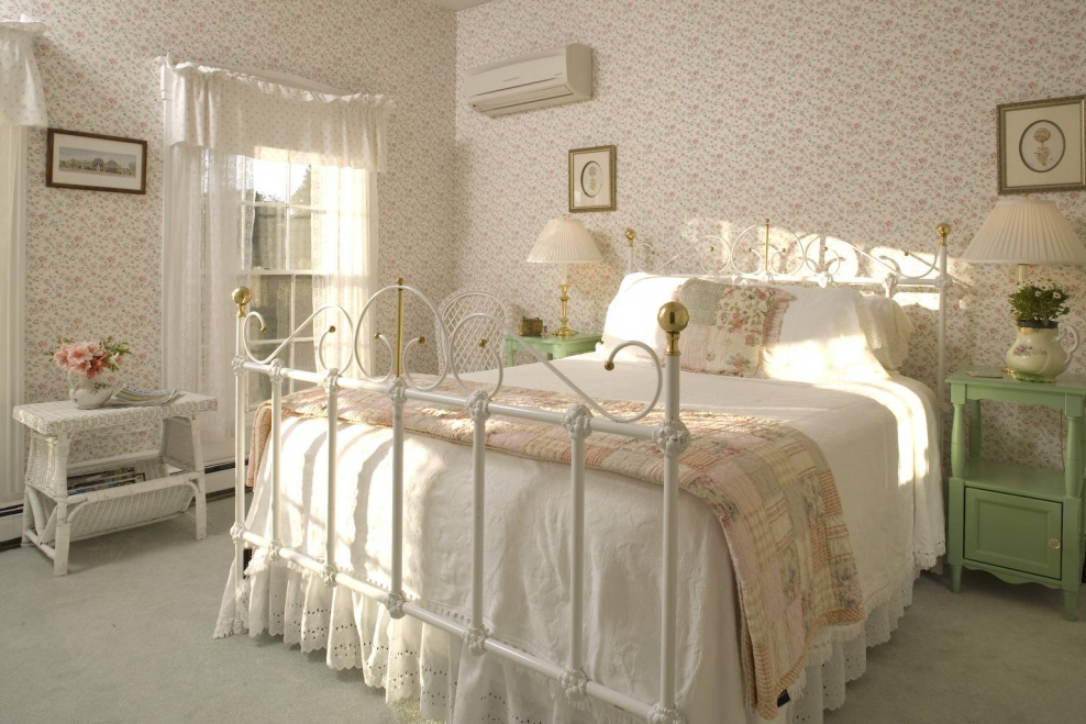 Маленькая спальня в винтажном стиле