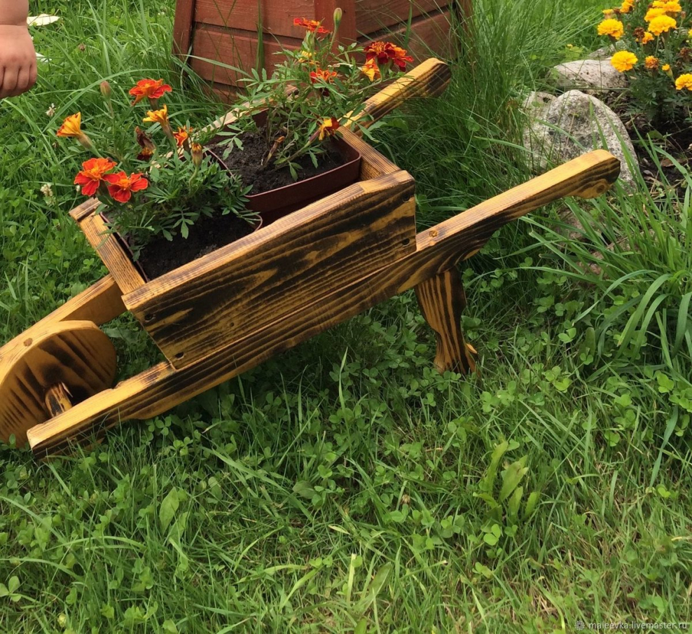 Телега декоративная для сада