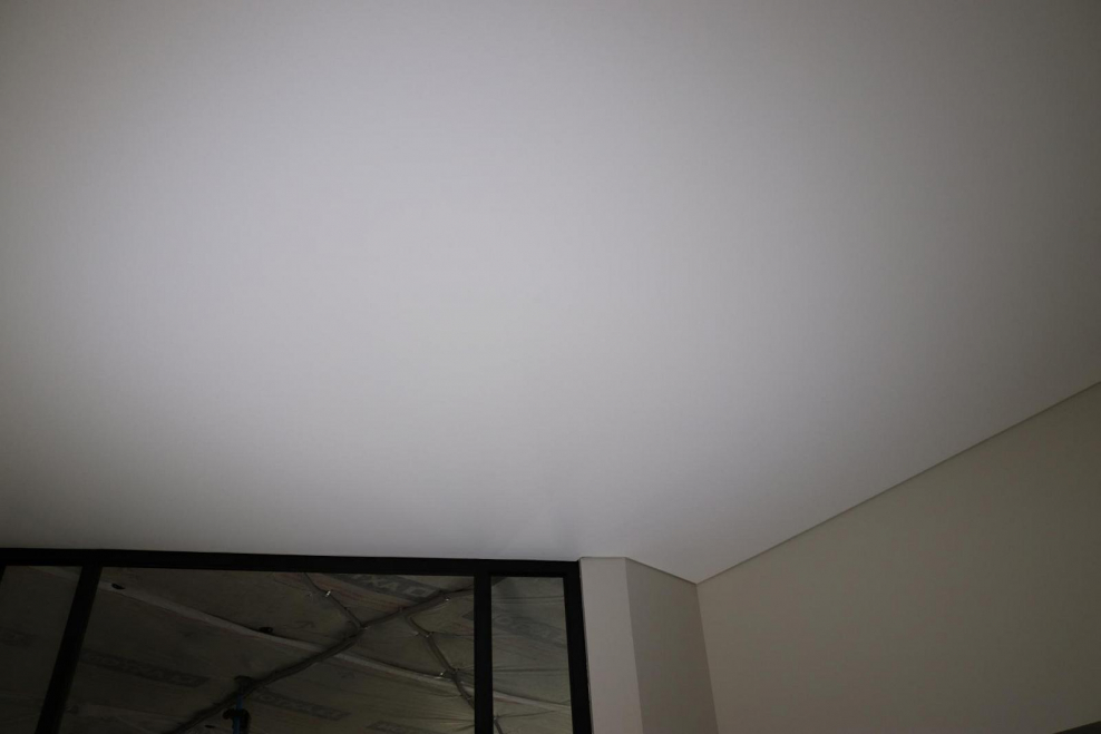 Потолок с чёрными краями для визуализации