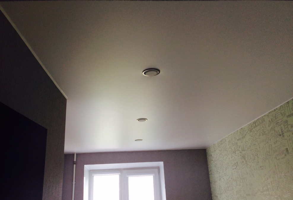 Натяжной потолок в дырочку