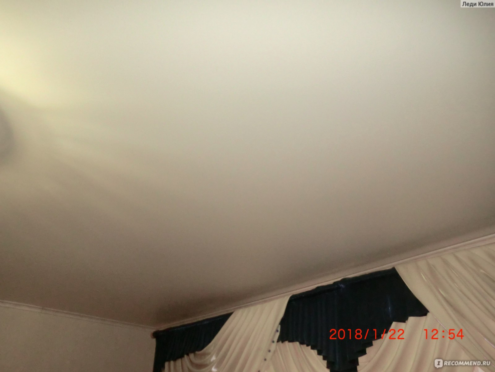 Шов на натяжном потолке