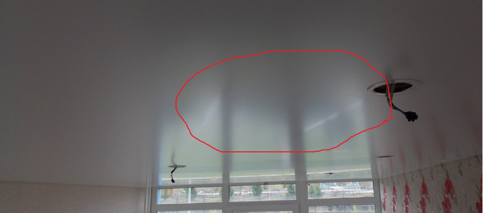 Полосы на натяжном потолке