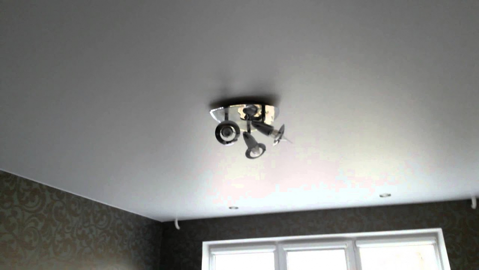 Пятна на натяжном потолке