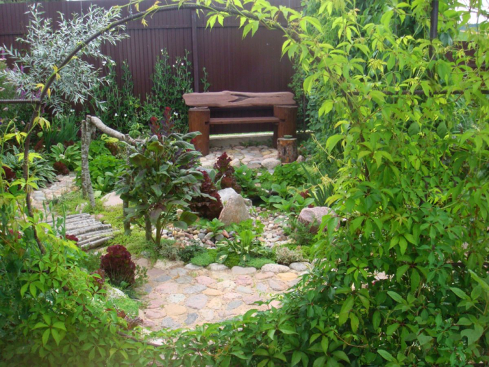 Зеленая комната закуток в саду