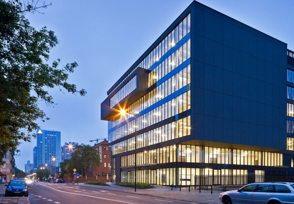 Офисное здание снаружи