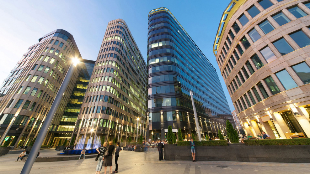 PWC белая площадь