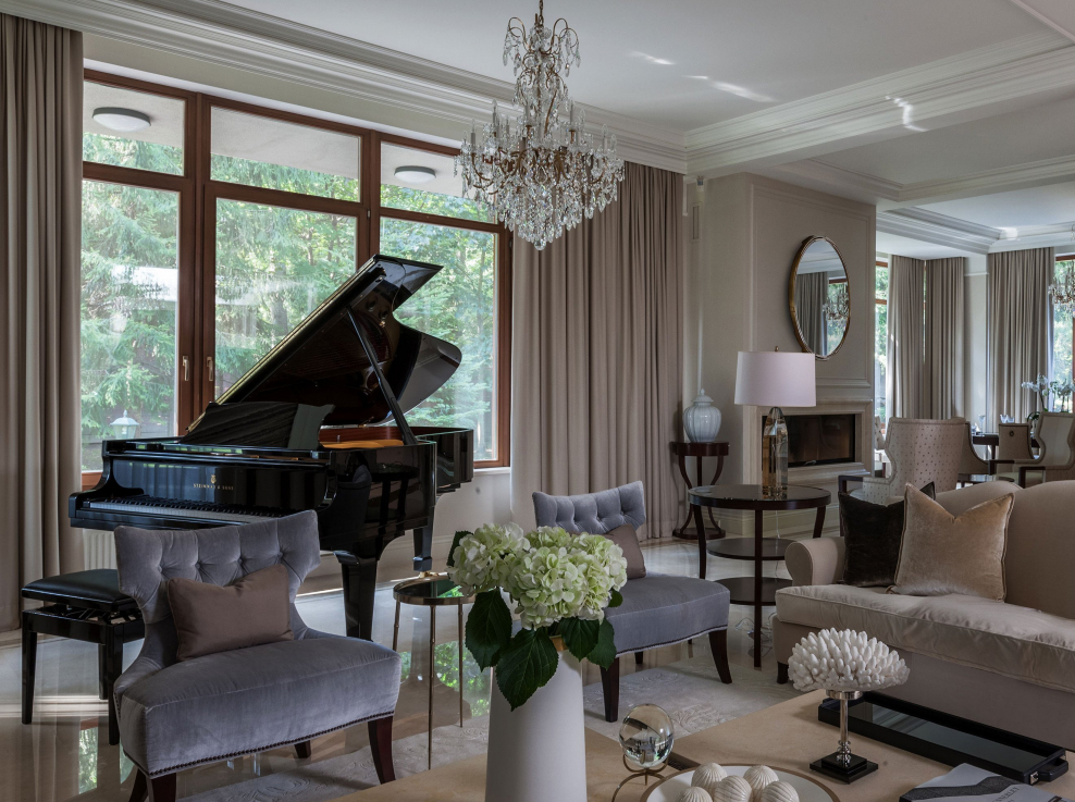 Гостиная в загородном доме в стиле американская классика