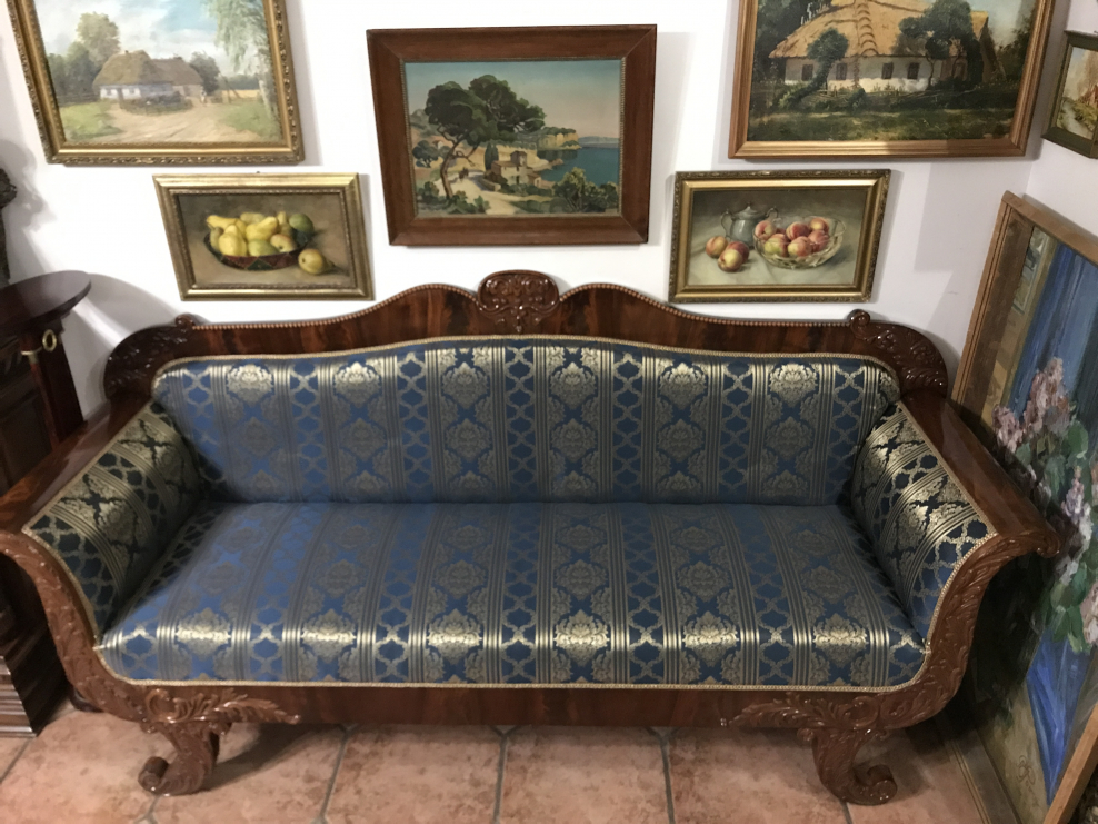 Мягкая мебель в романском стиле