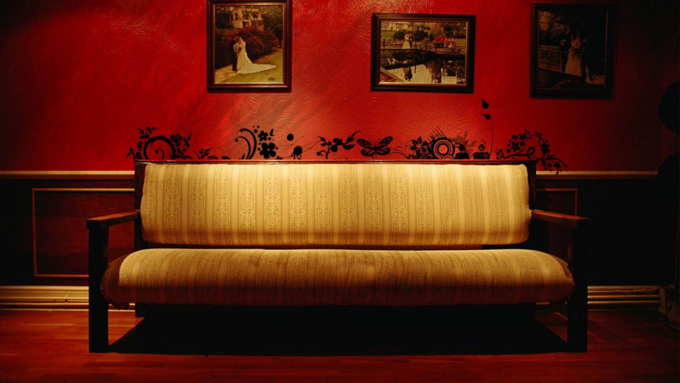 Диванчики в старинном стиле