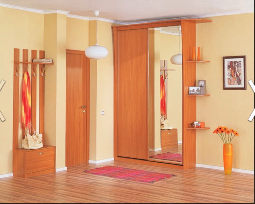 Прихожая в оранжевых тонах