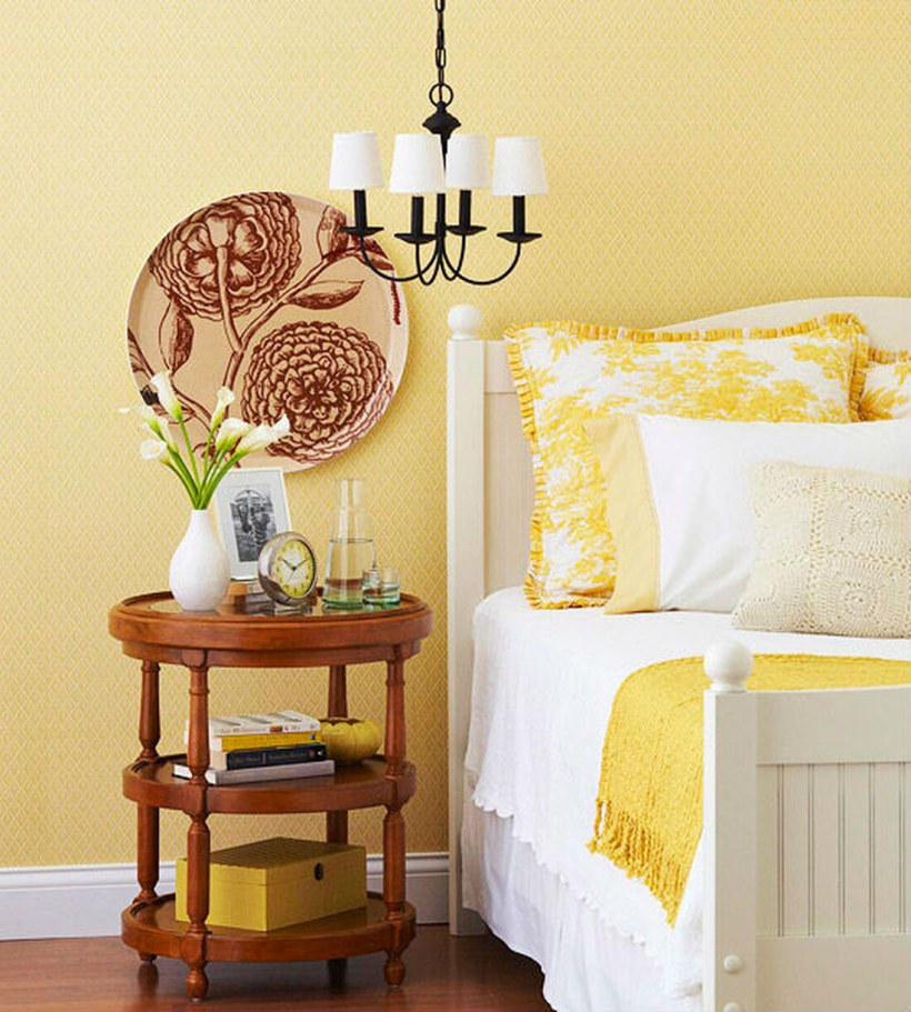 Спальня в золотисто бежевых тонах