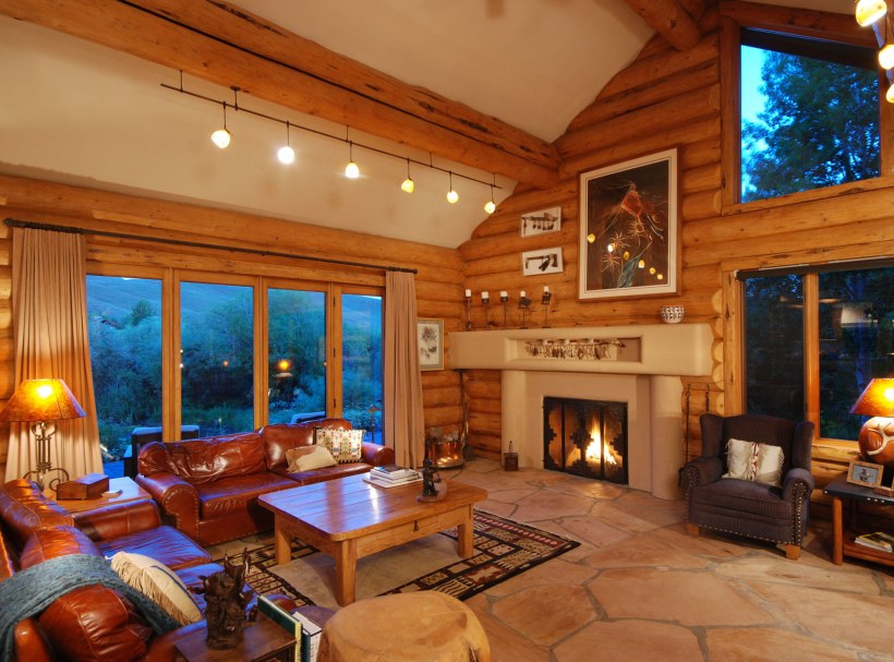 Камин в деревянном доме