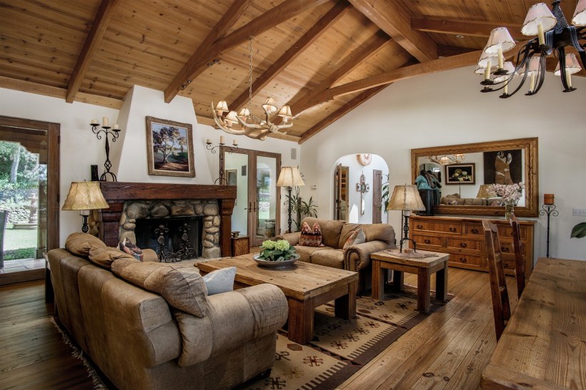 Интерьер из дерева