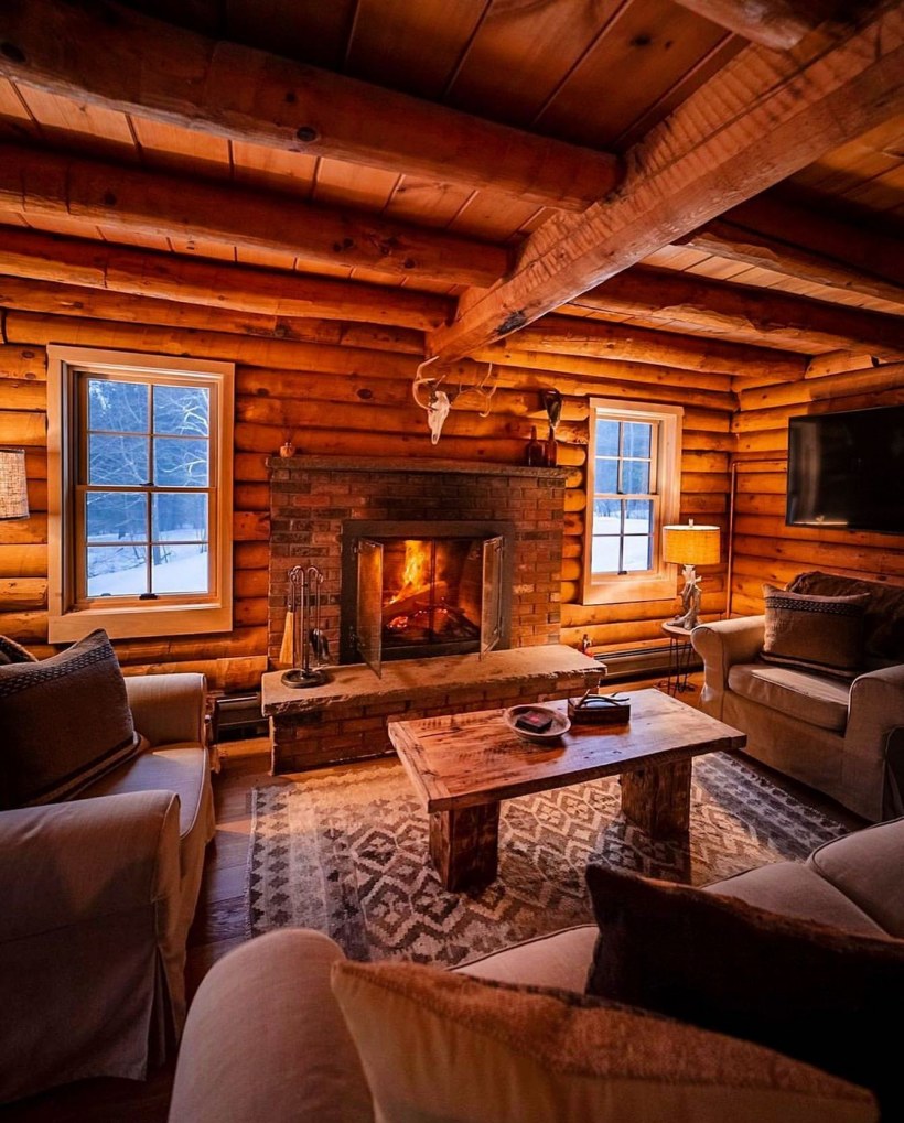 Деревянный дом внутри