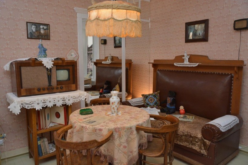 Панцырев Юрий Николаевич интерьер 1984