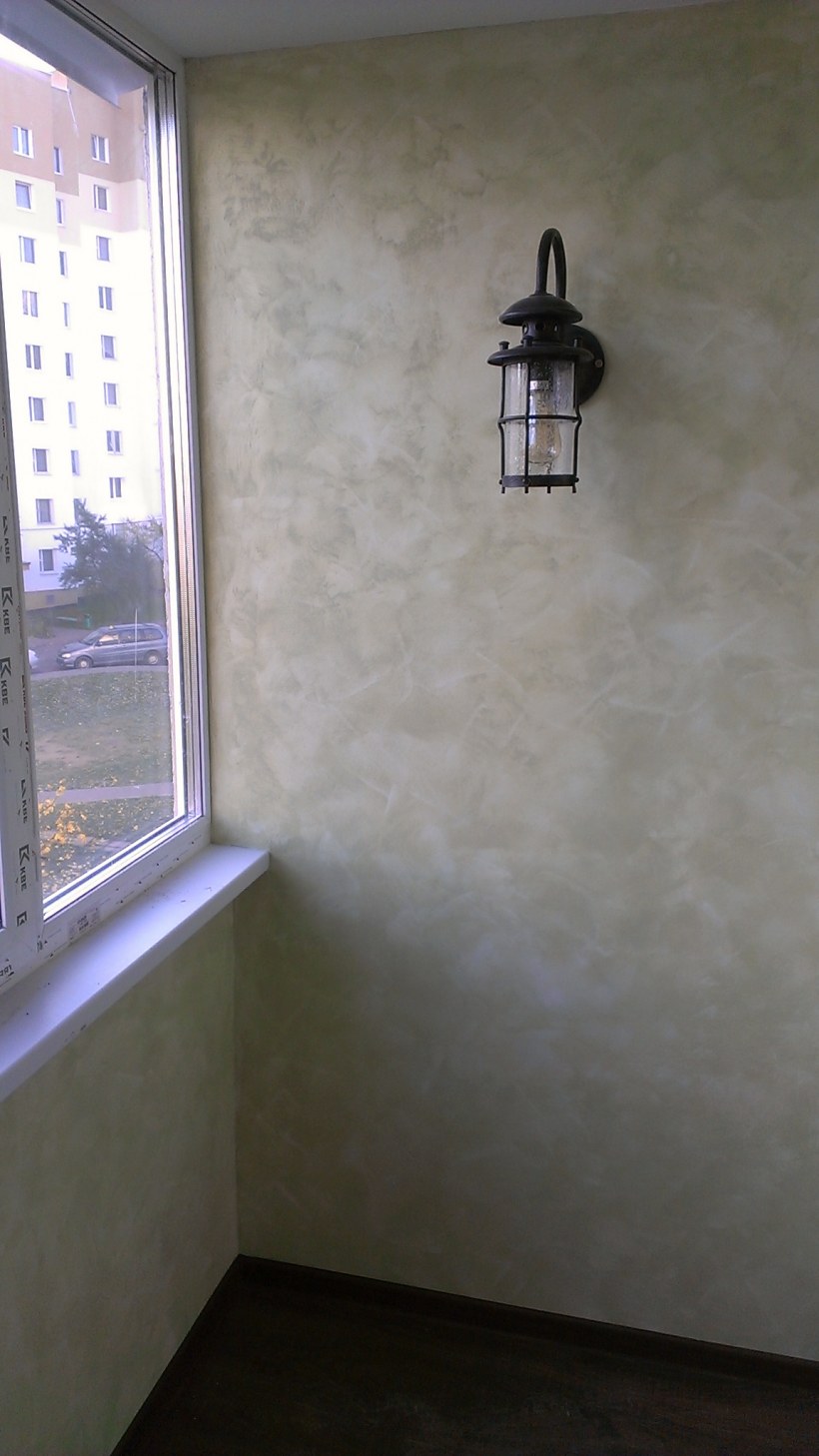 Отделка балкона венецианской