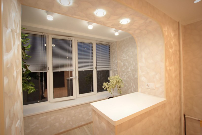 Венецианская штукатурка на балконе