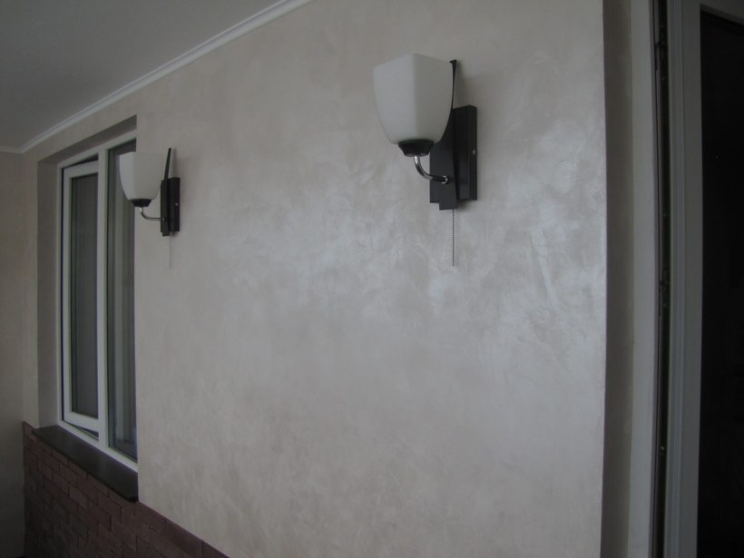 Венецианская штукатурка на балконе