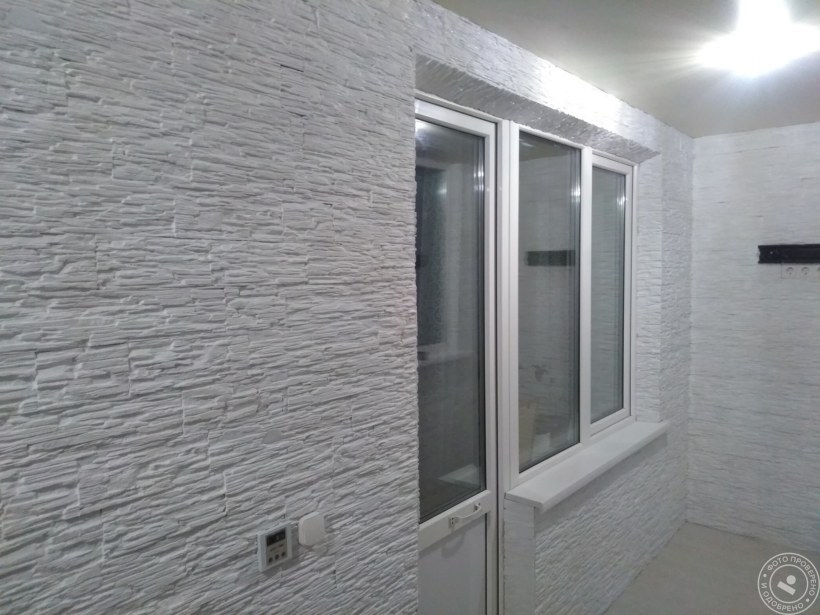 Отделка лоджии декоративной штукатуркой