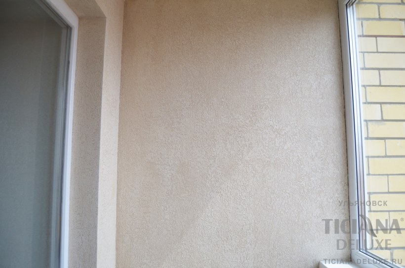 Отделка балкона короедом