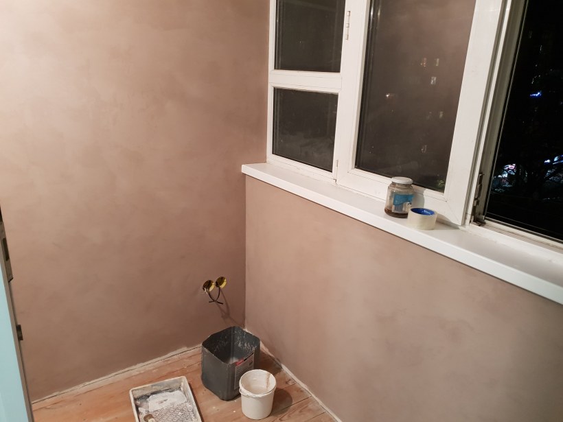 Отделка лоджии короедом