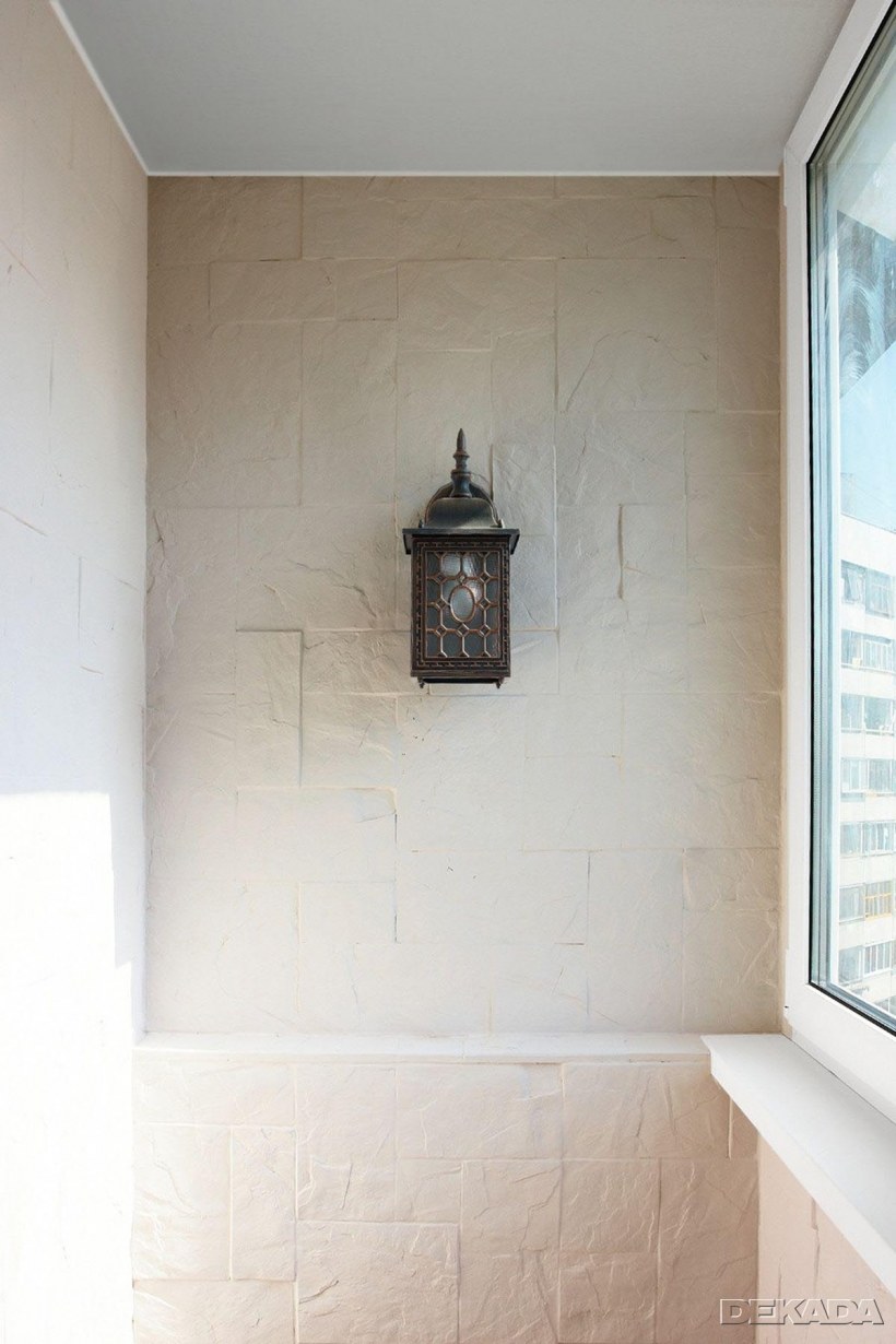 Отделка балкона фактурной штукатуркой