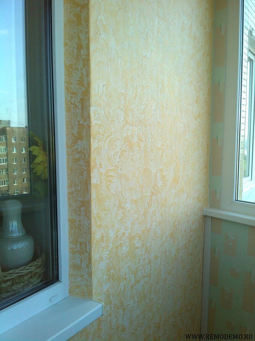 Декоративная штукатурка на балконе