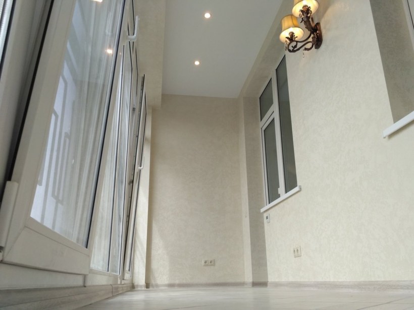 Декоративная штукатурка под кирпич на лоджии